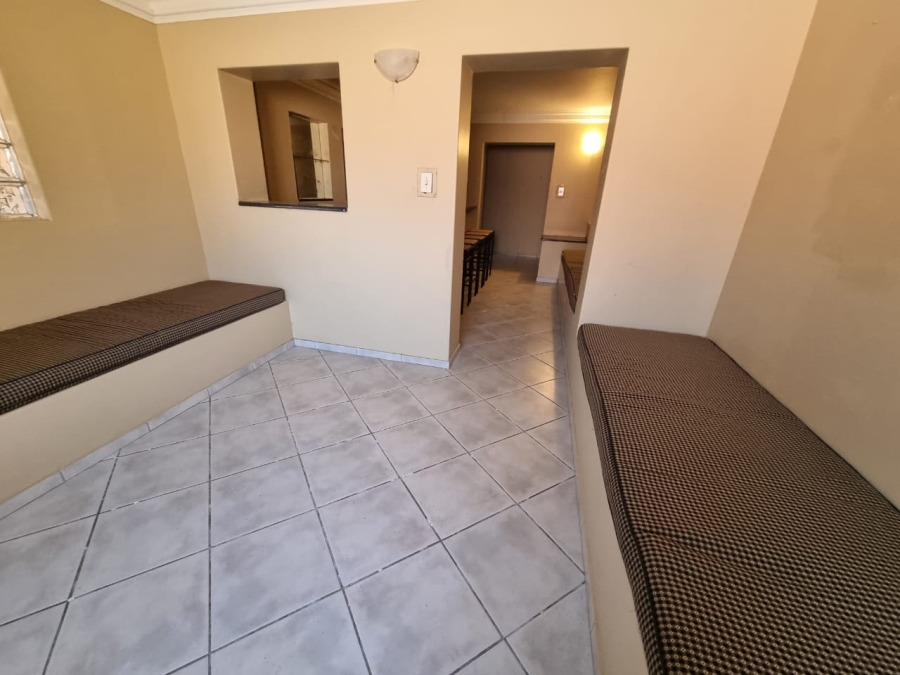 To Let 5 Bedroom Property for Rent in Vaaloewer Gauteng