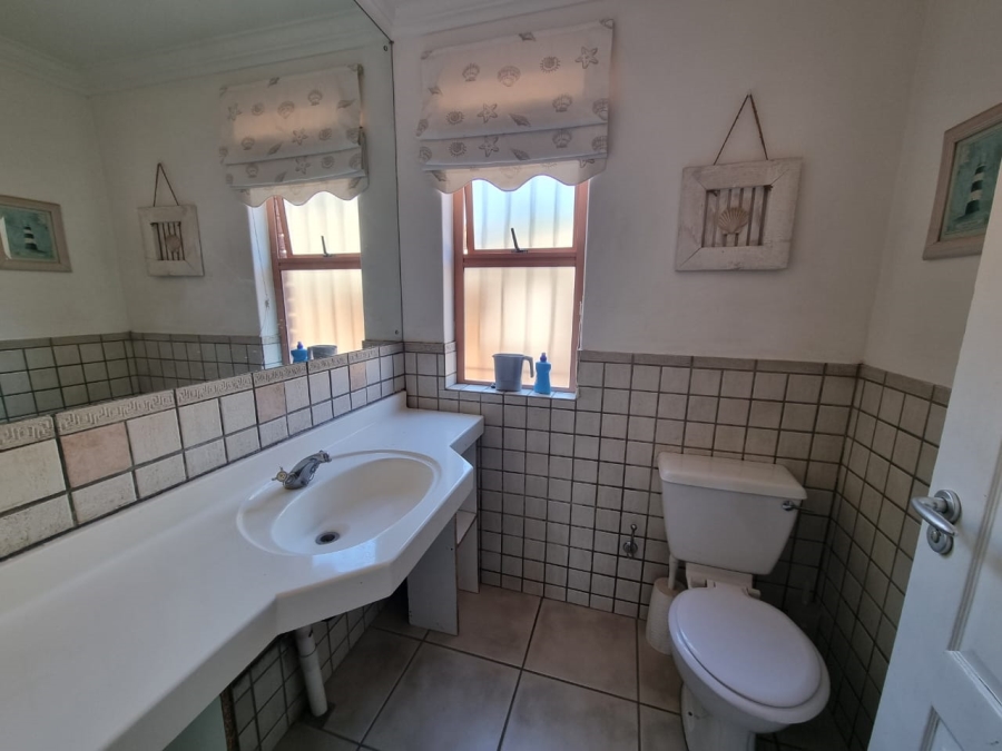 To Let 5 Bedroom Property for Rent in Vaaloewer Gauteng