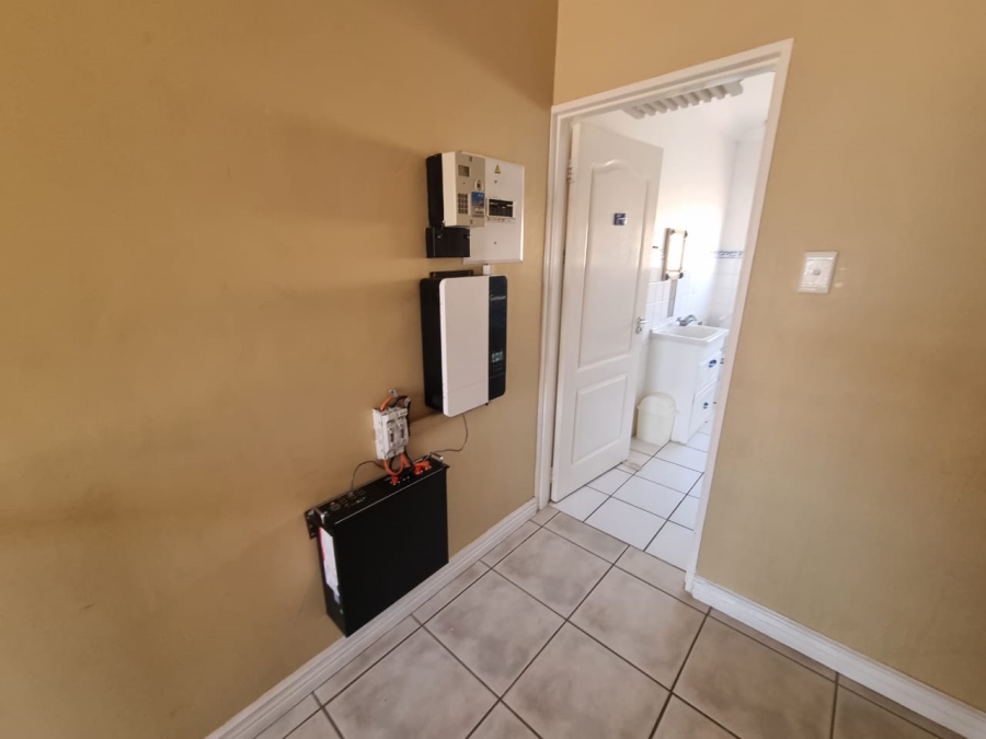 To Let 5 Bedroom Property for Rent in Vaaloewer Gauteng