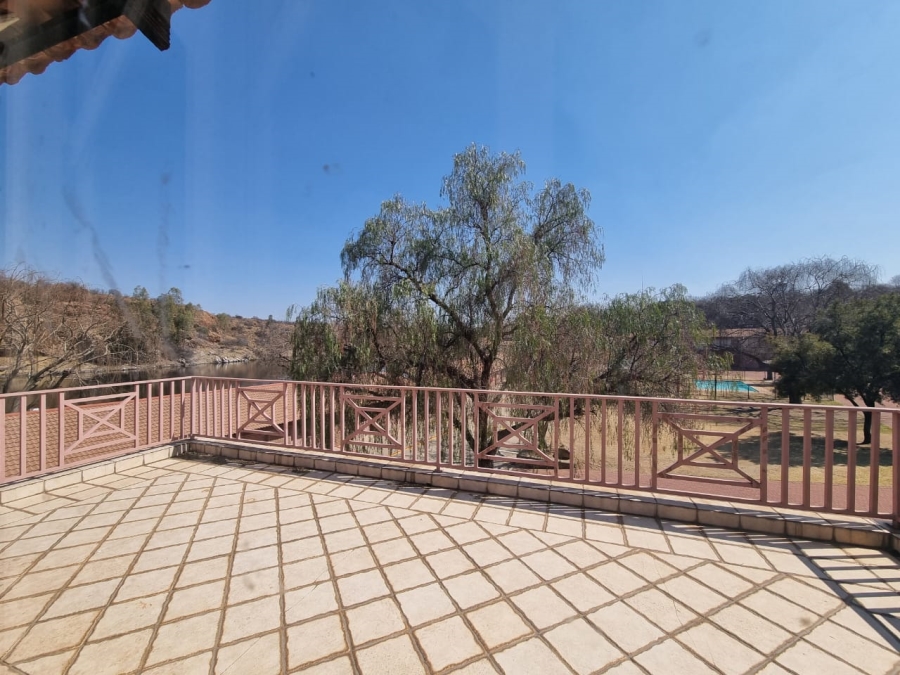To Let 5 Bedroom Property for Rent in Vaaloewer Gauteng