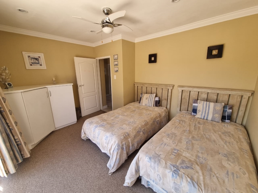 To Let 5 Bedroom Property for Rent in Vaaloewer Gauteng
