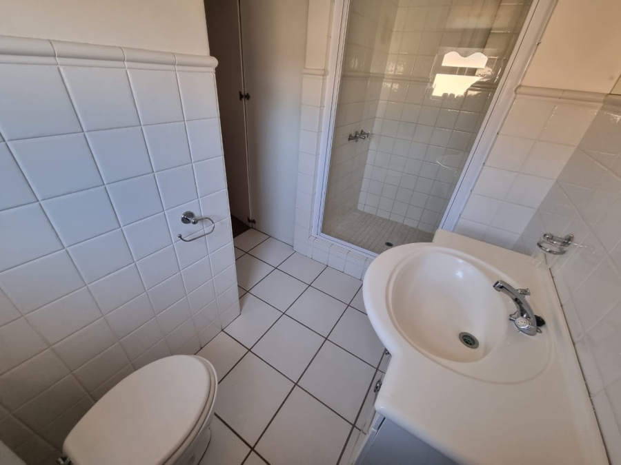 To Let 5 Bedroom Property for Rent in Vaaloewer Gauteng