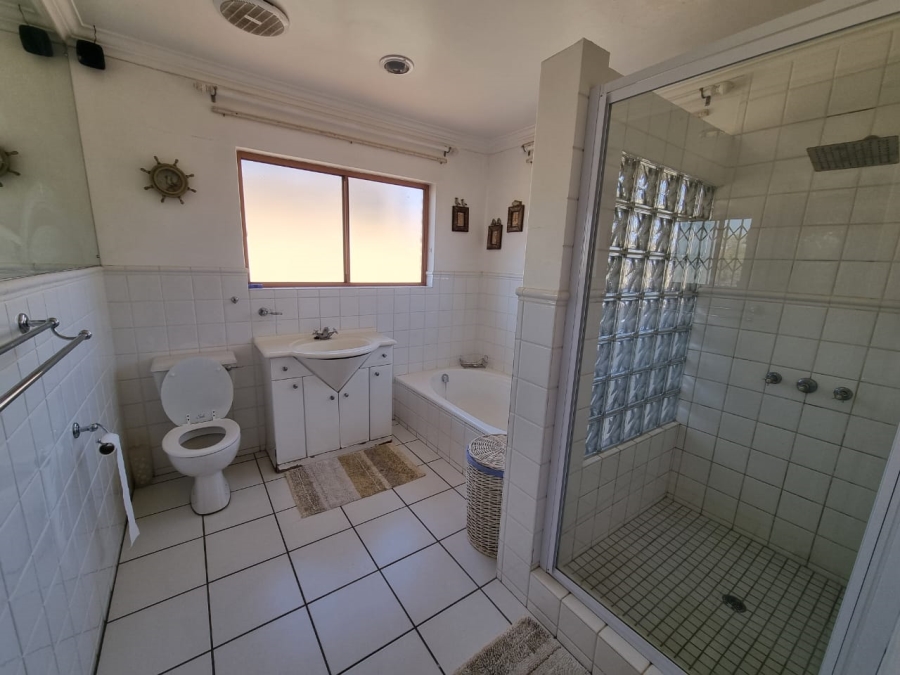 To Let 5 Bedroom Property for Rent in Vaaloewer Gauteng