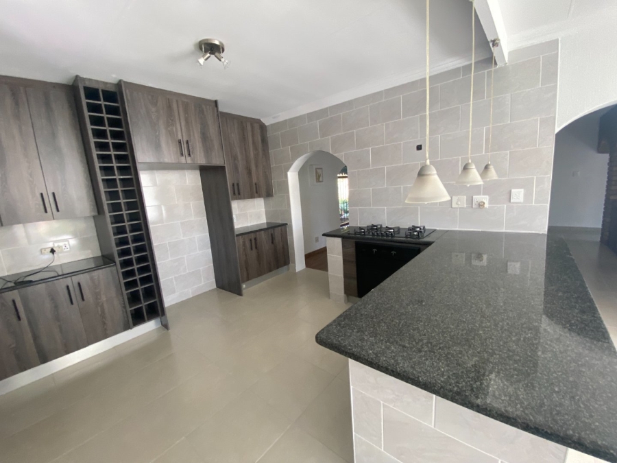 4 Bedroom Property for Sale in Zwartkop Gauteng