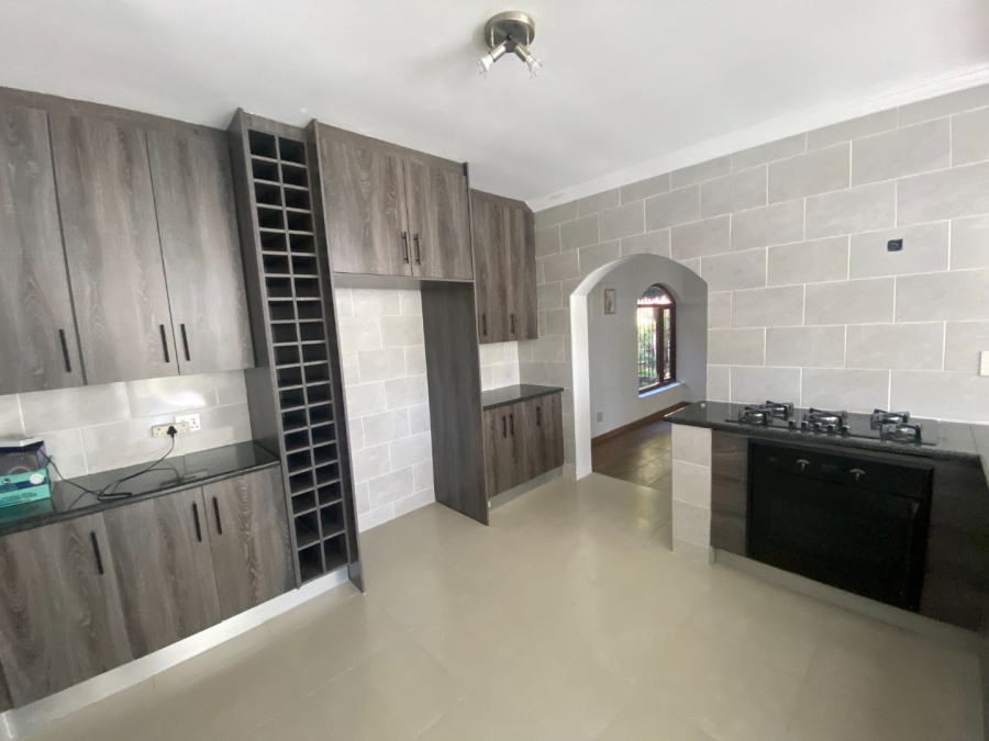 4 Bedroom Property for Sale in Zwartkop Gauteng