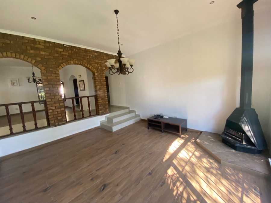 4 Bedroom Property for Sale in Zwartkop Gauteng