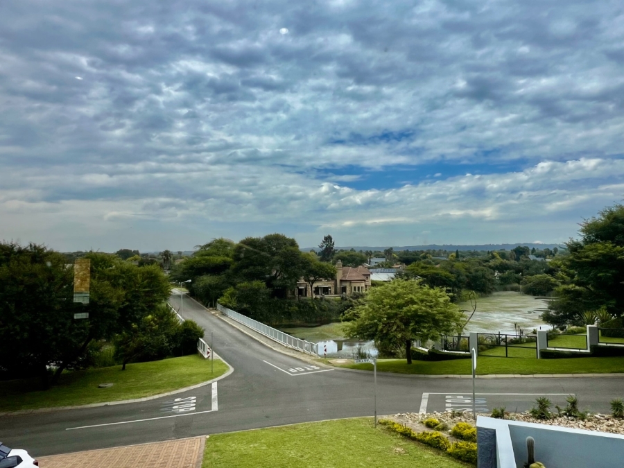 5 Bedroom Property for Sale in Silver Lakes Gauteng