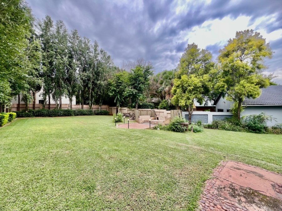 5 Bedroom Property for Sale in Silver Lakes Gauteng