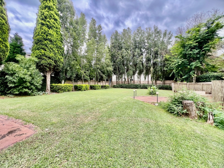 5 Bedroom Property for Sale in Silver Lakes Gauteng