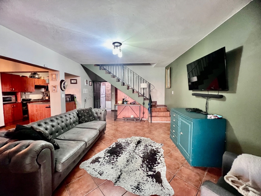 To Let 3 Bedroom Property for Rent in La Montagne Gauteng