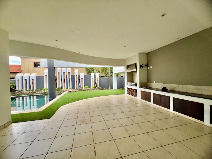 4 Bedroom Property for Sale in Silver Lakes Gauteng