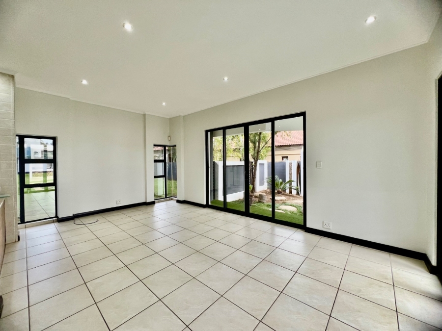4 Bedroom Property for Sale in Silver Lakes Gauteng
