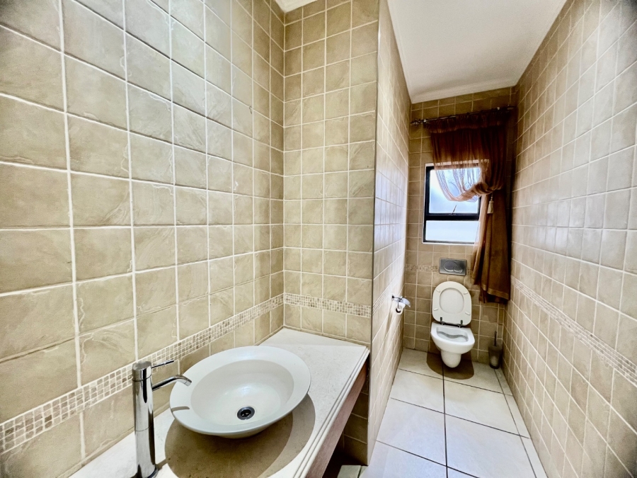 4 Bedroom Property for Sale in Silver Lakes Gauteng