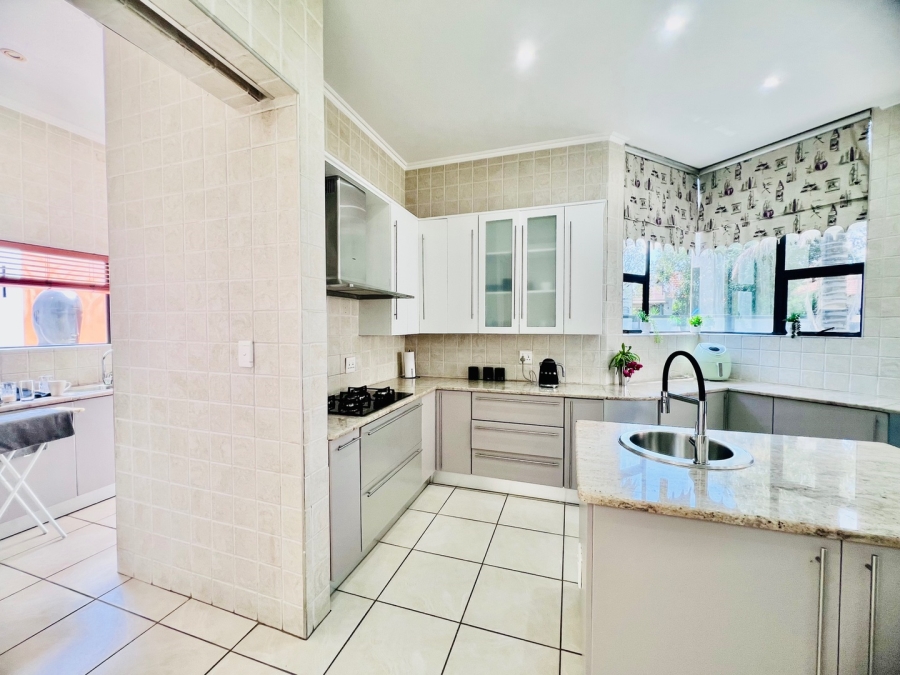 4 Bedroom Property for Sale in Silver Lakes Gauteng