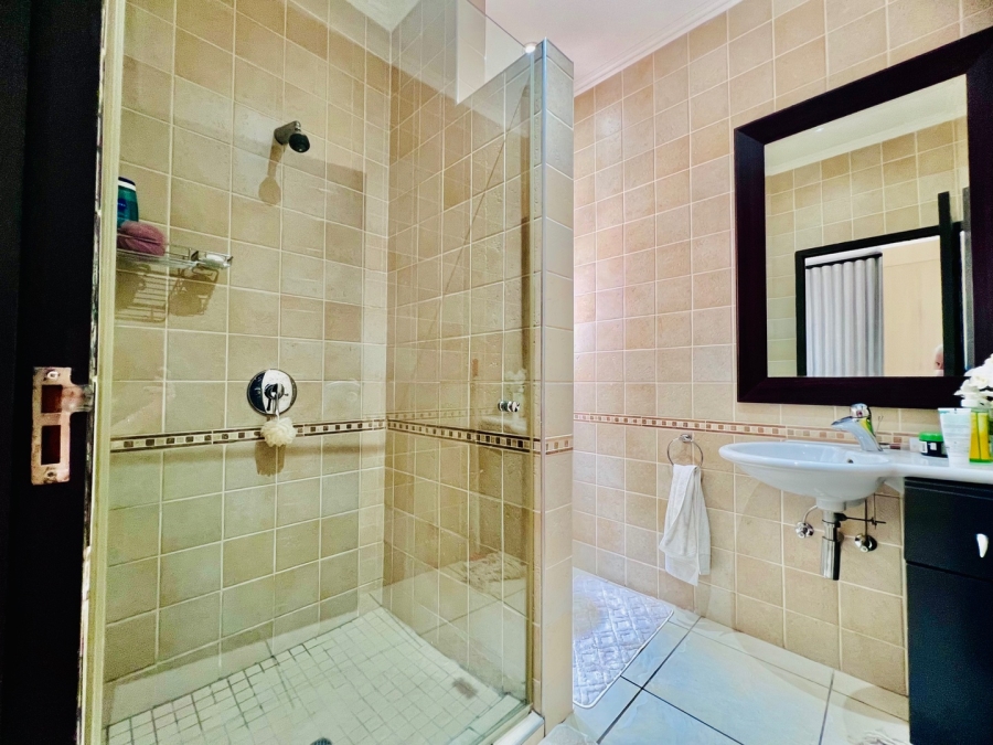 4 Bedroom Property for Sale in Silver Lakes Gauteng