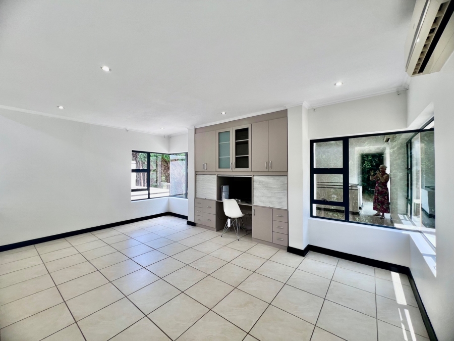 4 Bedroom Property for Sale in Silver Lakes Gauteng