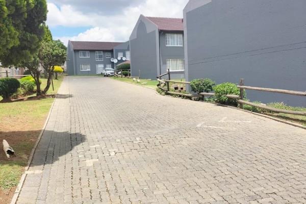 To Let 3 Bedroom Property for Rent in Mondeor Gauteng
