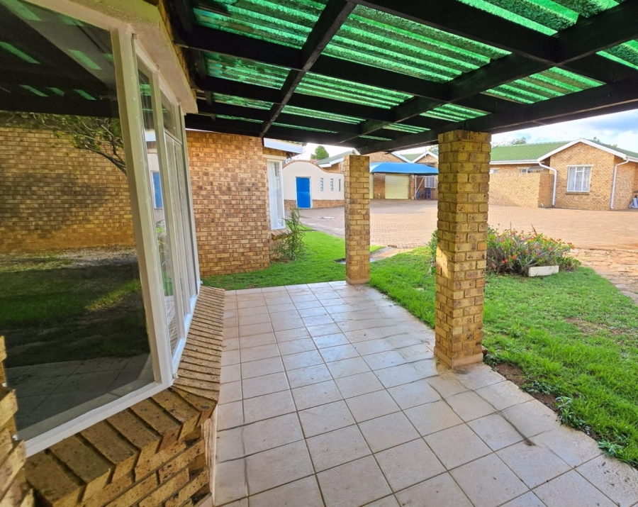 To Let 2 Bedroom Property for Rent in Kleinfontein A H Gauteng