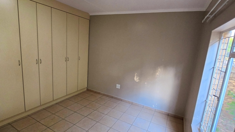To Let 2 Bedroom Property for Rent in Kleinfontein A H Gauteng
