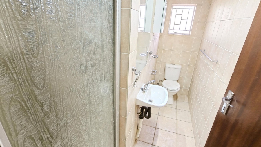 To Let 2 Bedroom Property for Rent in Kleinfontein A H Gauteng