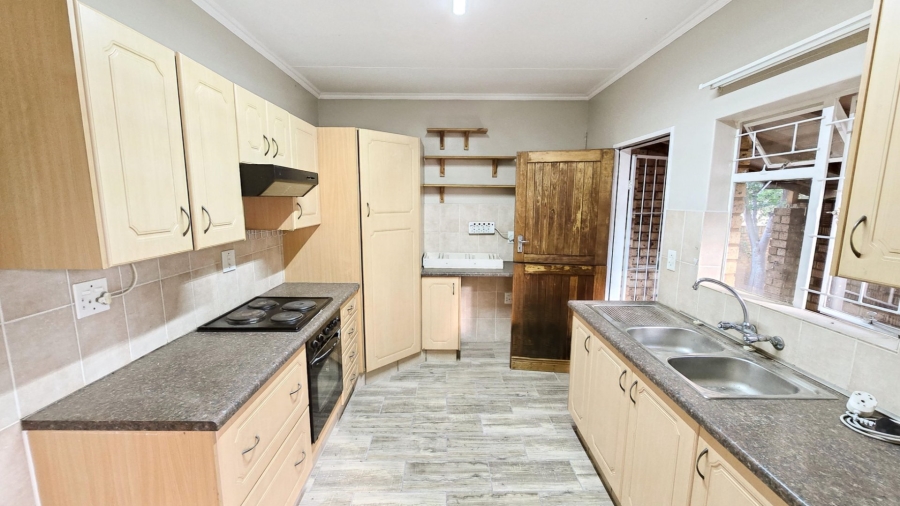 To Let 2 Bedroom Property for Rent in Kleinfontein A H Gauteng