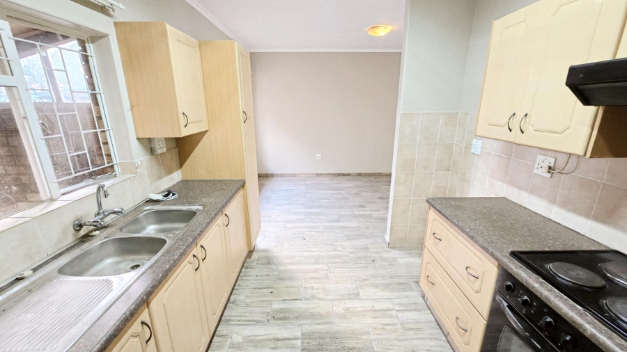 To Let 2 Bedroom Property for Rent in Kleinfontein A H Gauteng