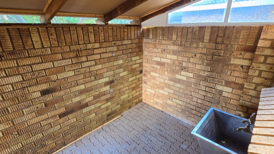 To Let 2 Bedroom Property for Rent in Kleinfontein A H Gauteng