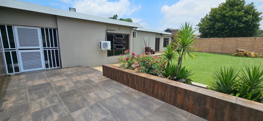 4 Bedroom Property for Sale in Rensburg Gauteng