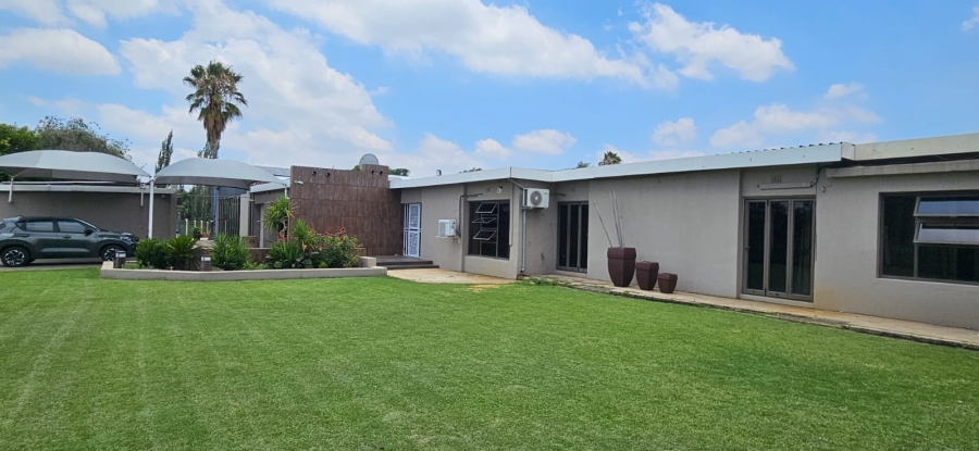 4 Bedroom Property for Sale in Rensburg Gauteng