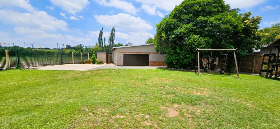4 Bedroom Property for Sale in Rensburg Gauteng