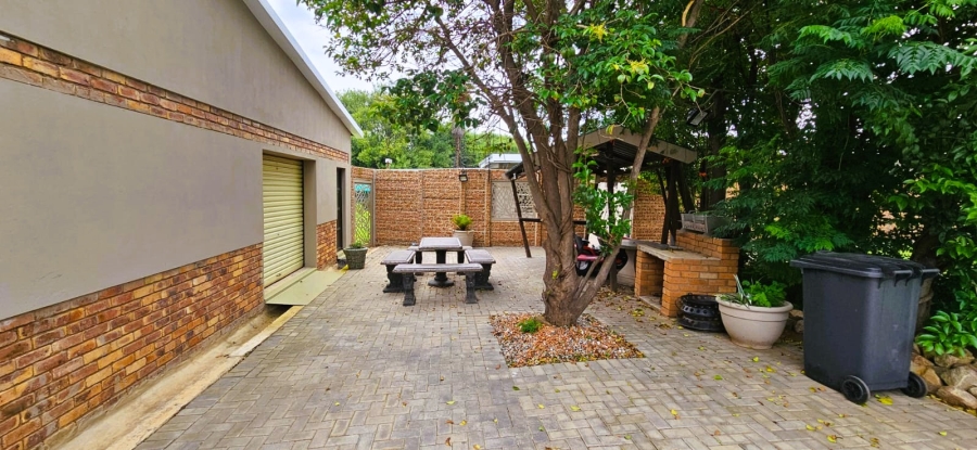 4 Bedroom Property for Sale in Rensburg Gauteng