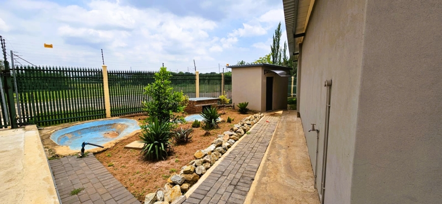4 Bedroom Property for Sale in Rensburg Gauteng