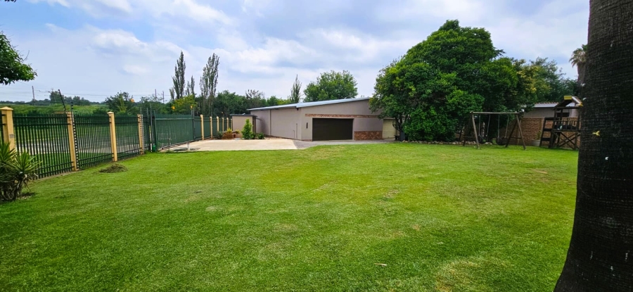 4 Bedroom Property for Sale in Rensburg Gauteng