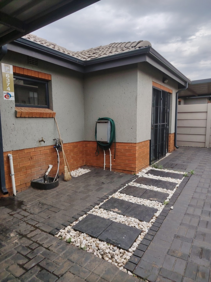 3 Bedroom Property for Sale in Albertsdal Gauteng