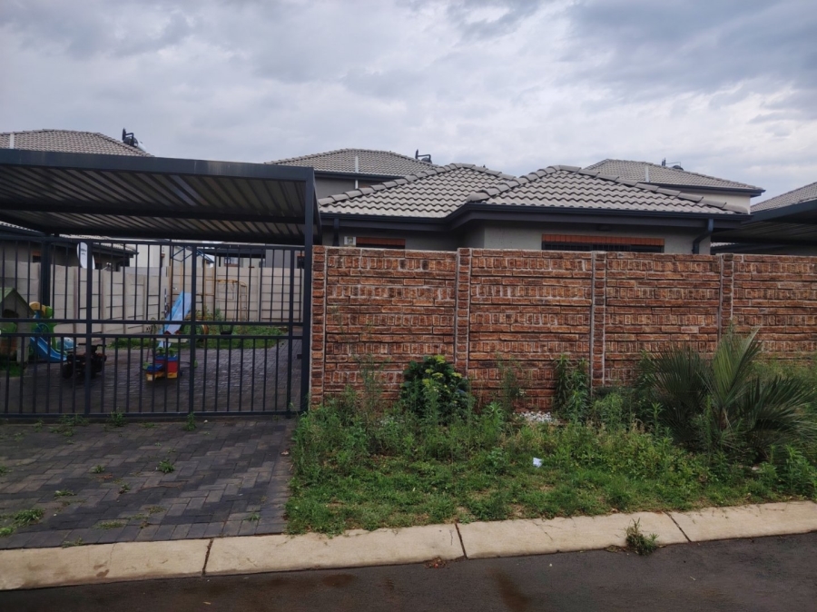 3 Bedroom Property for Sale in Albertsdal Gauteng
