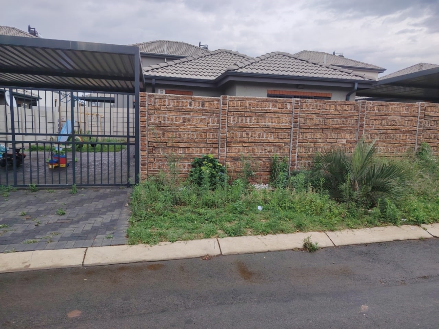 3 Bedroom Property for Sale in Albertsdal Gauteng