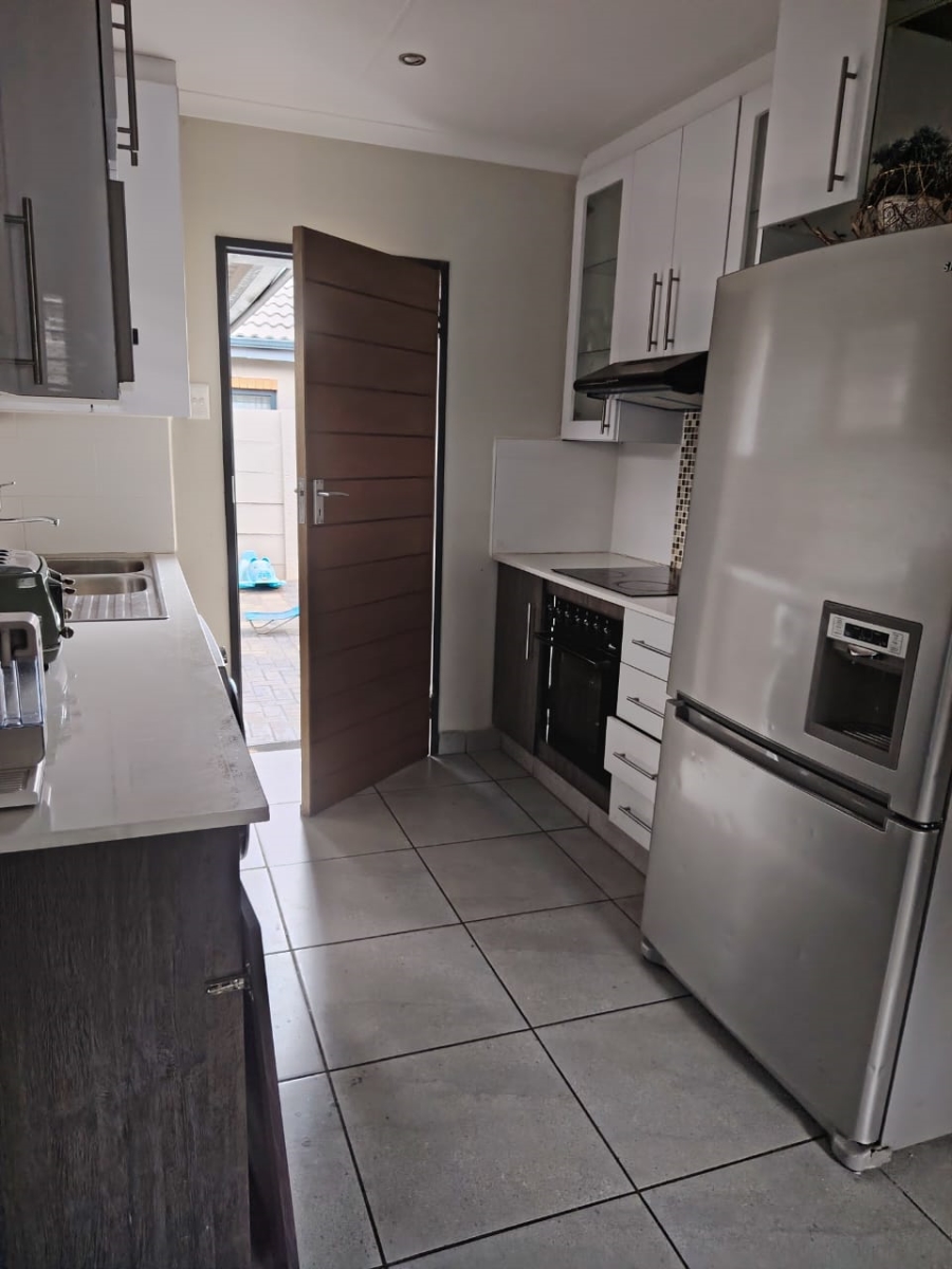 3 Bedroom Property for Sale in Albertsdal Gauteng