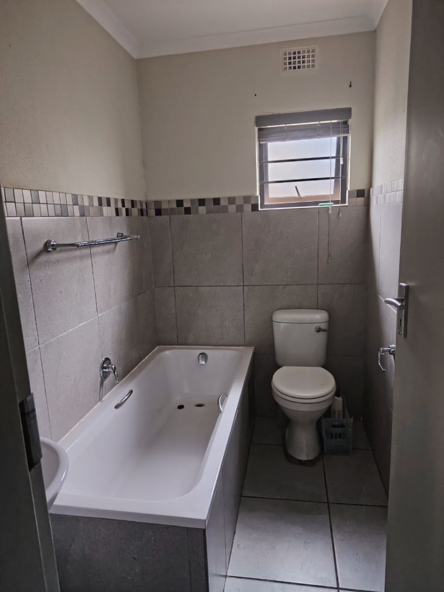 3 Bedroom Property for Sale in Albertsdal Gauteng