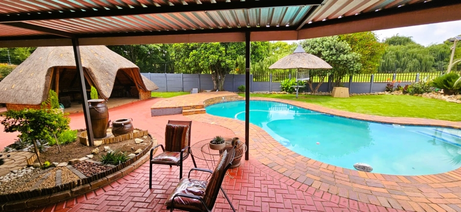 5 Bedroom Property for Sale in Rensburg Gauteng