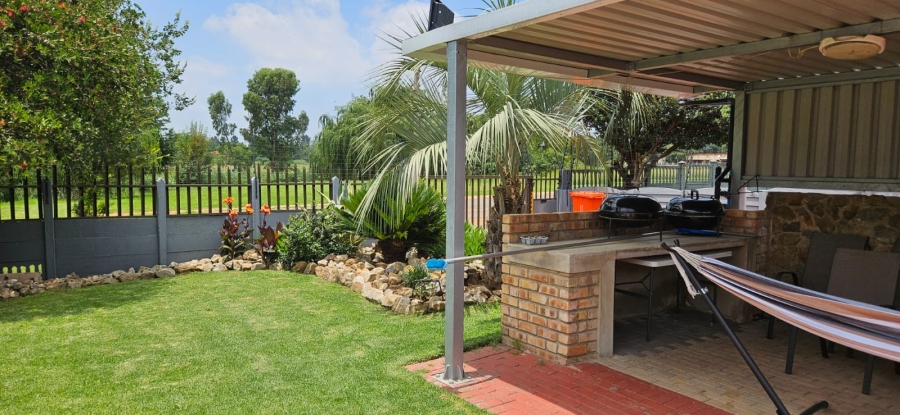5 Bedroom Property for Sale in Rensburg Gauteng