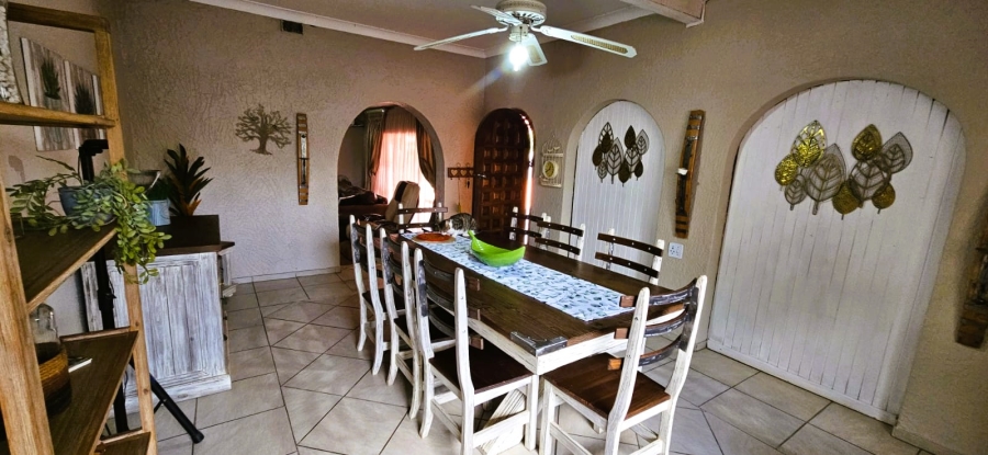 5 Bedroom Property for Sale in Rensburg Gauteng