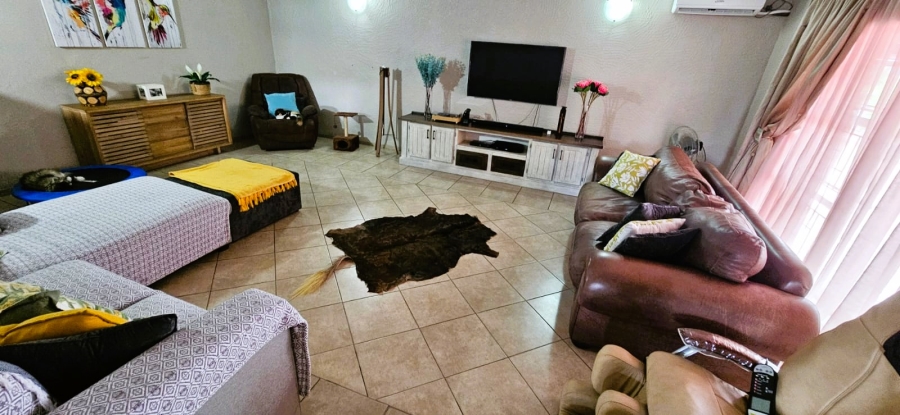 5 Bedroom Property for Sale in Rensburg Gauteng