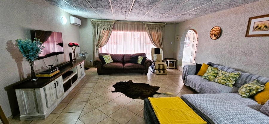 5 Bedroom Property for Sale in Rensburg Gauteng