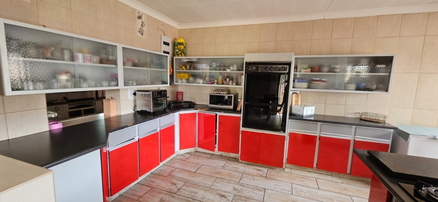 5 Bedroom Property for Sale in Rensburg Gauteng