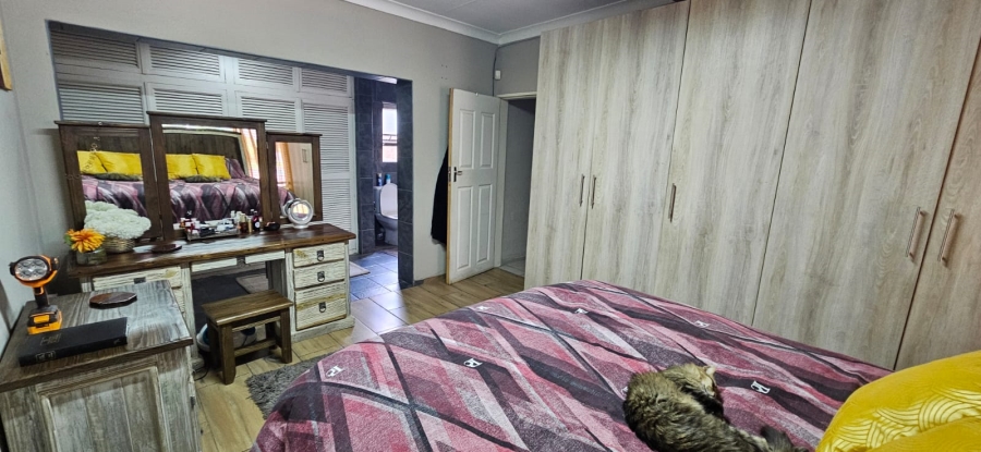 5 Bedroom Property for Sale in Rensburg Gauteng