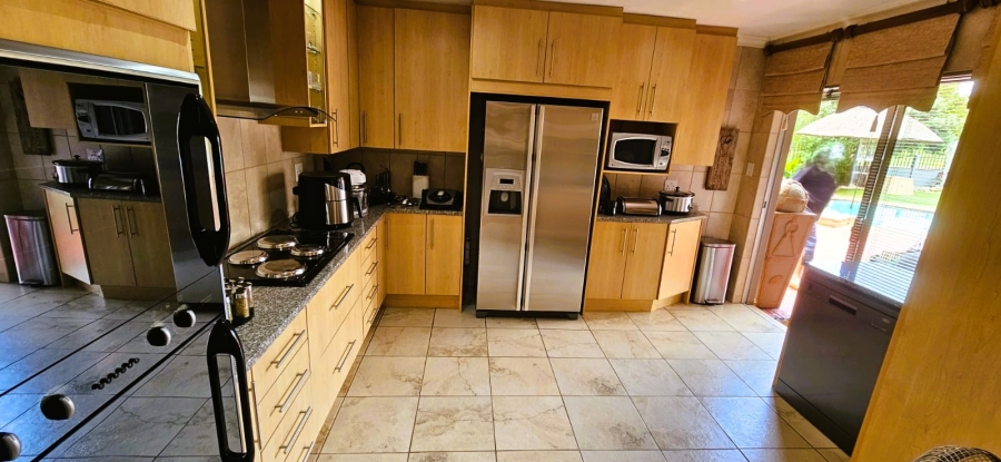 5 Bedroom Property for Sale in Rensburg Gauteng