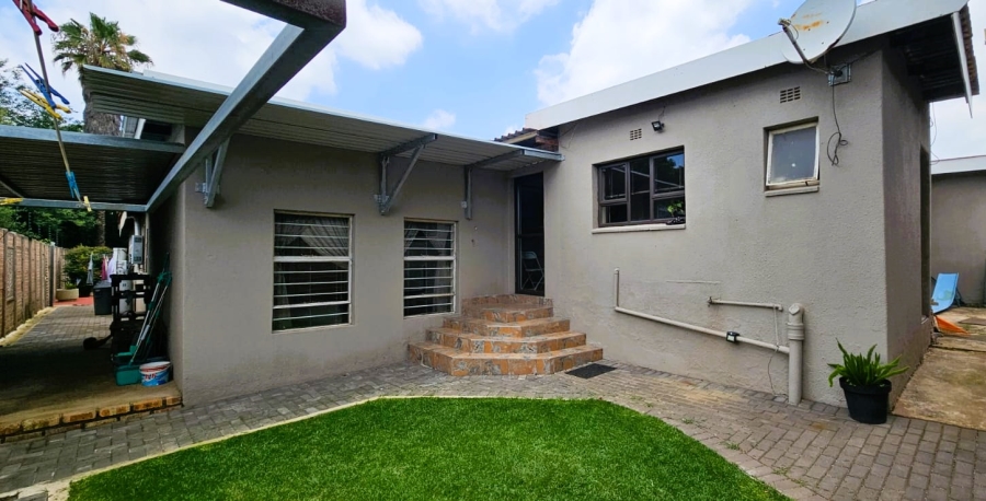 5 Bedroom Property for Sale in Rensburg Gauteng