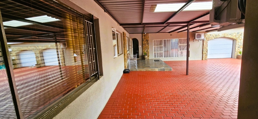 5 Bedroom Property for Sale in Rensburg Gauteng