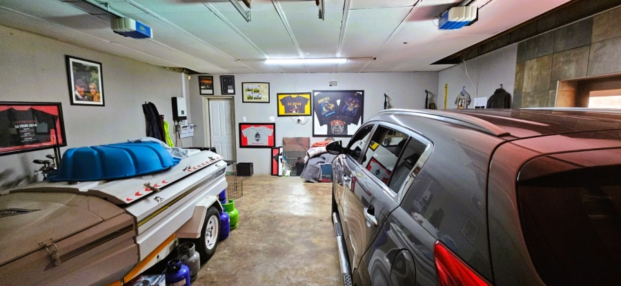 5 Bedroom Property for Sale in Rensburg Gauteng