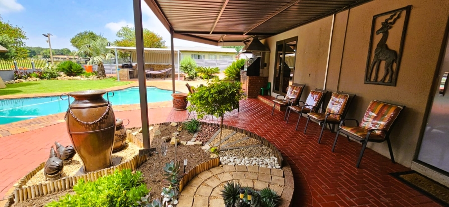 5 Bedroom Property for Sale in Rensburg Gauteng